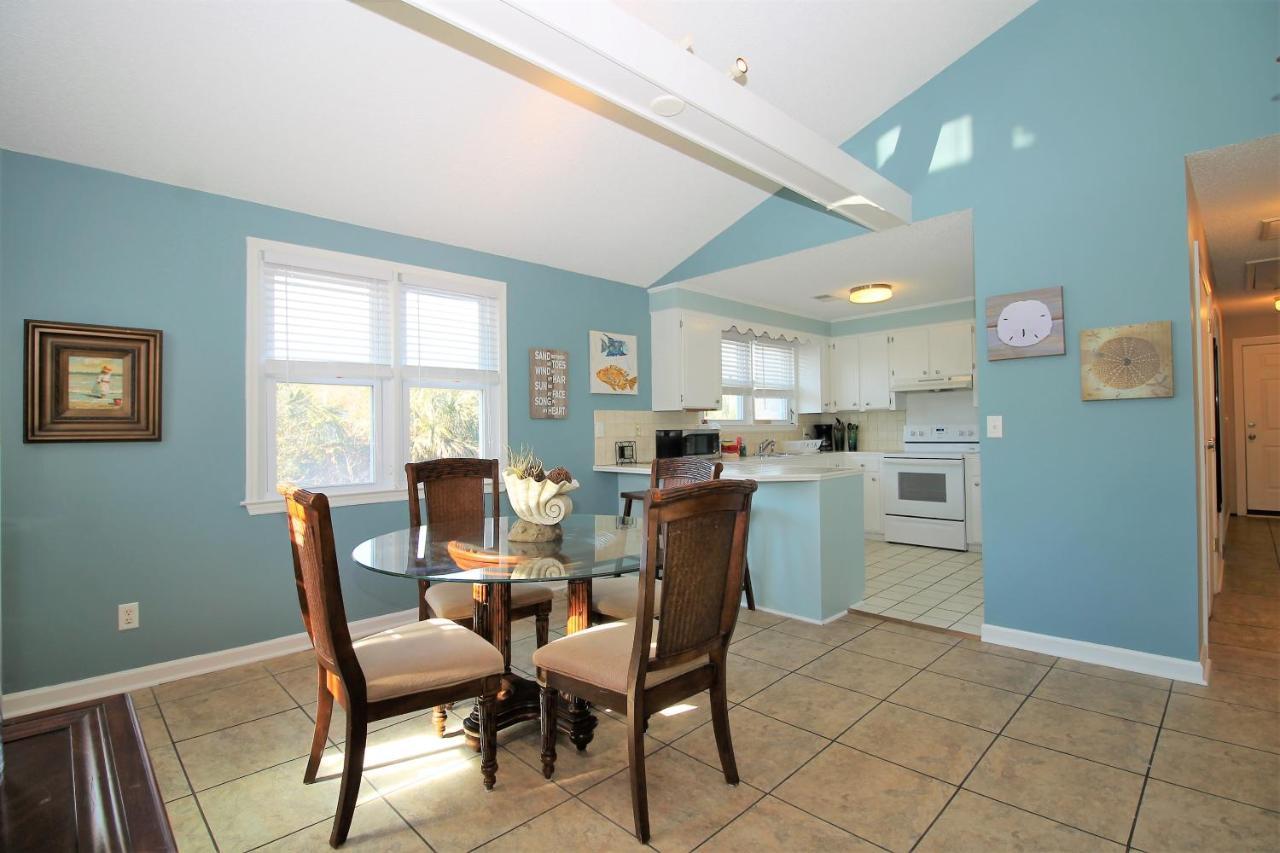 Salty Shack Unit C - Salty Shack - Dog Friendly Home - Across From The Beach - Central Location! Folly Beach Eksteriør bilde