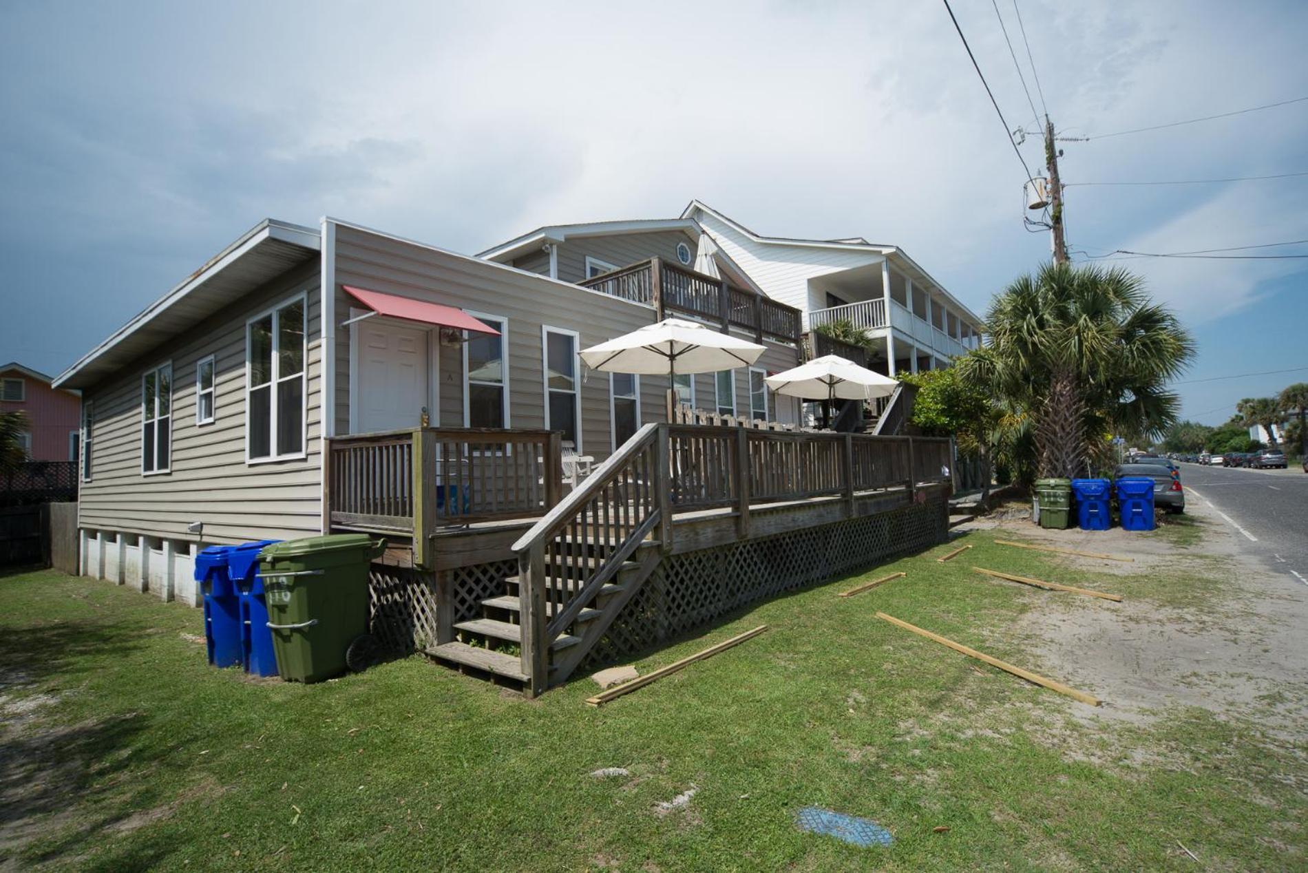 Salty Shack Unit C - Salty Shack - Dog Friendly Home - Across From The Beach - Central Location! Folly Beach Rom bilde
